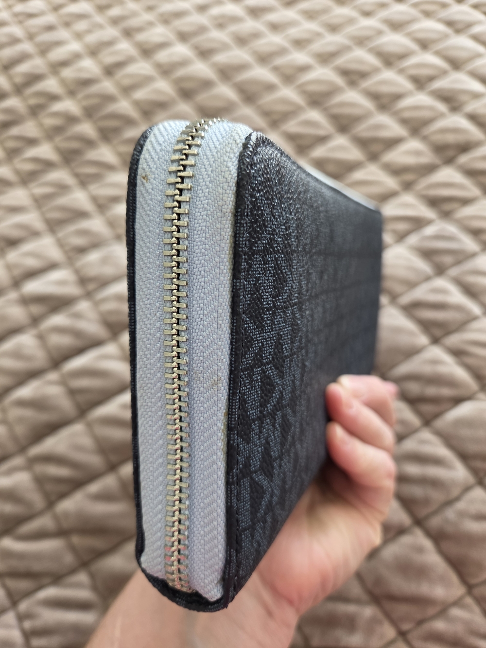 Michael Kors Navy Saffiano Tote with Michael Kors Logo Zip Wallet. #SW - Picture 14 of 16